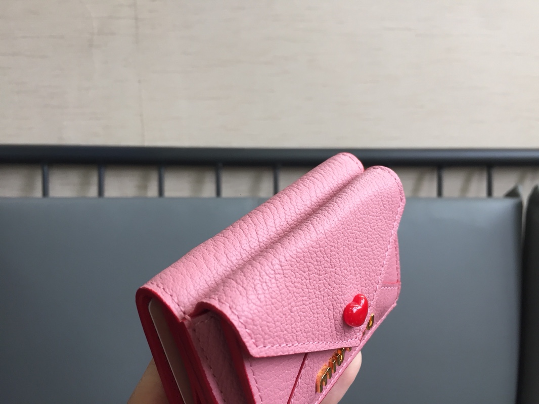 ?MIUMIU：?5MH020#专柜最新系列钱包
