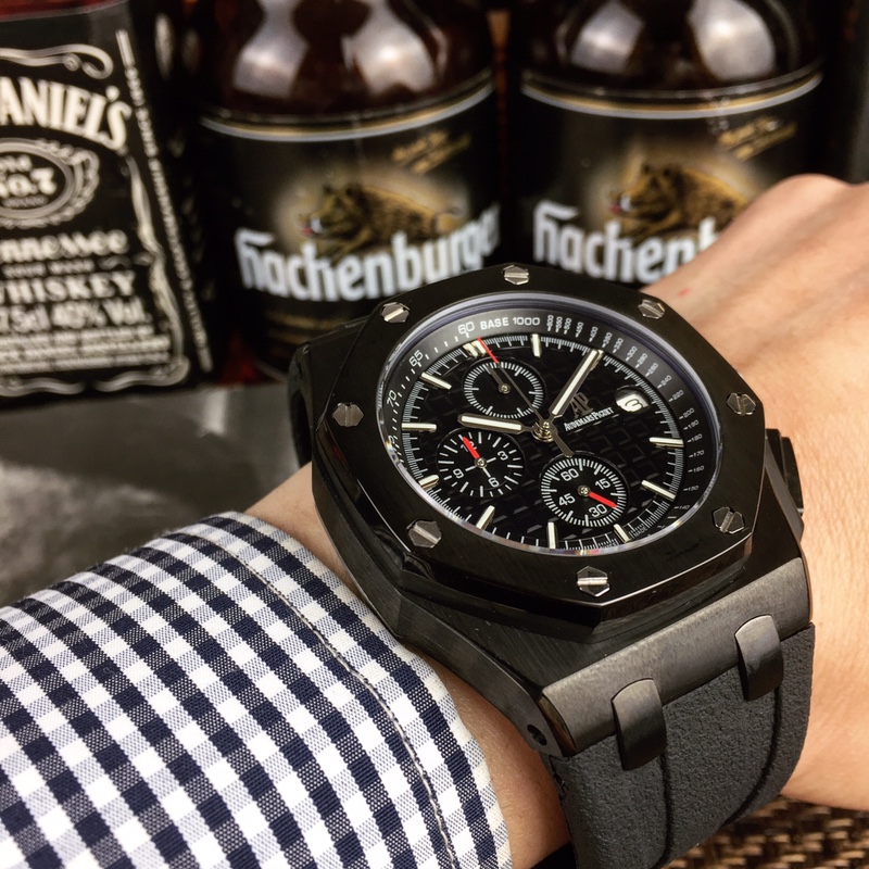 ?爱彼 AP ♠️镀膜玻璃?️44mm*15mm?防水胶表带配原装扣?日本多功能石英?八角拉砂钢壳?皇家橡树的奢华