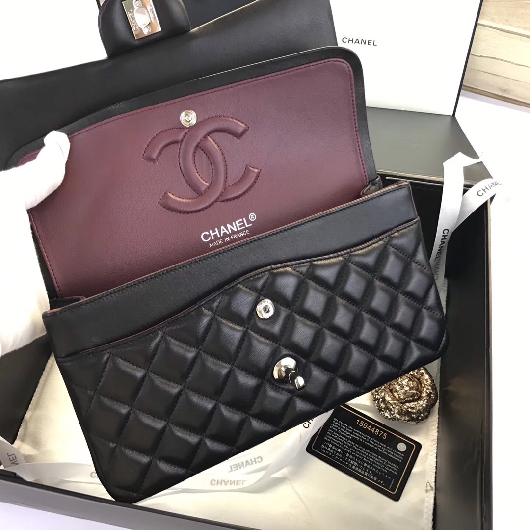 香奈儿Chanel?【升级版】A1112?，Cf25Cm进口小羊皮，全新经典，内里也配进口小?皮，金银链现货