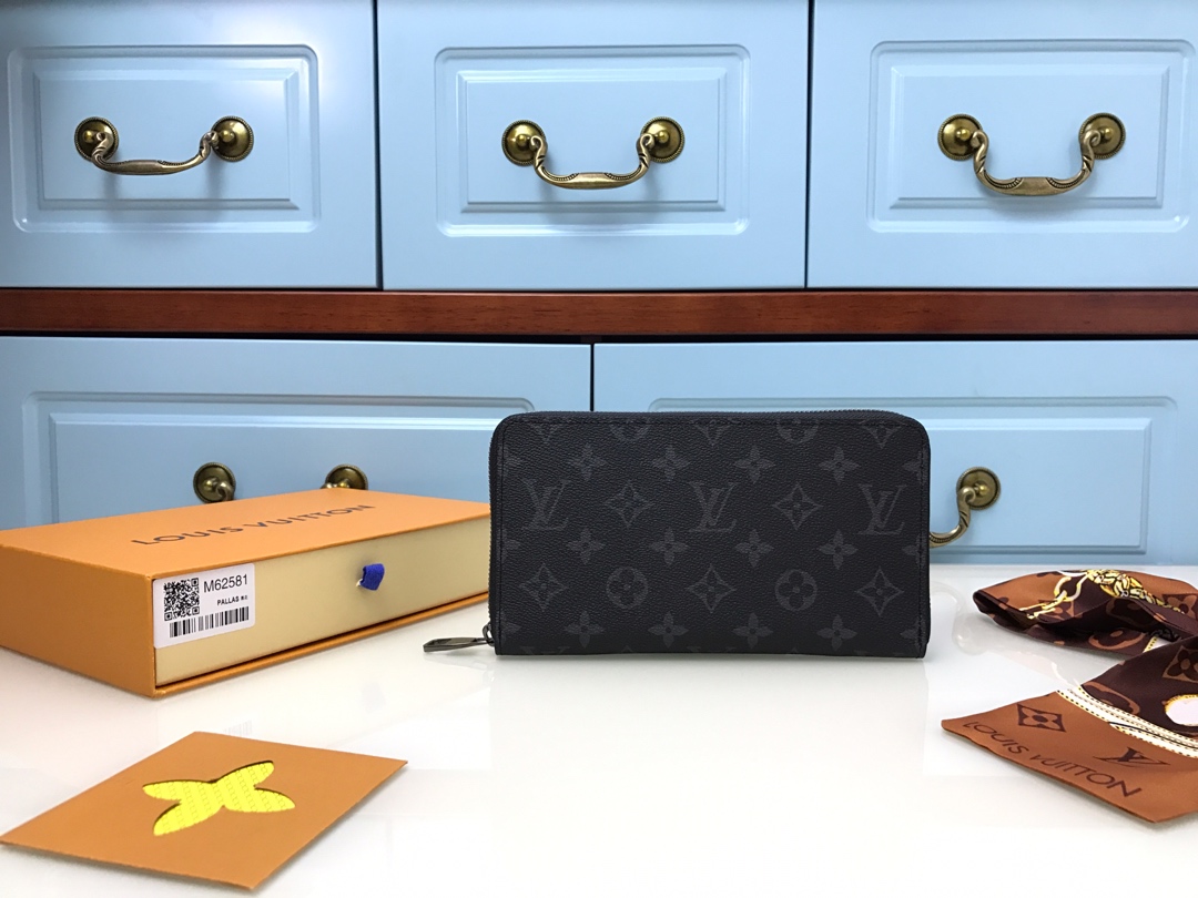 Louis Vuitton Monogram Zippy Organizer Round Fastener Long Wallet M62581