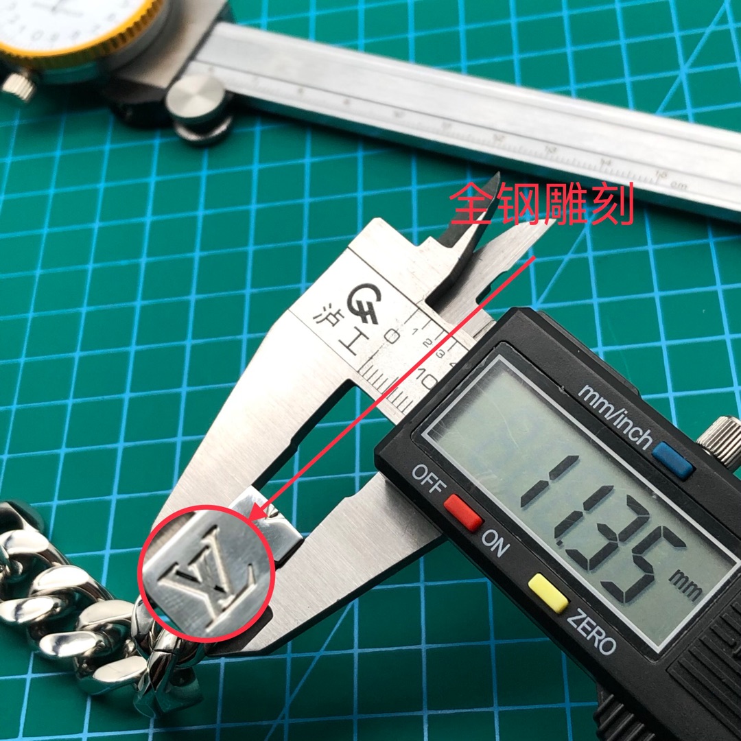 顶级原单 M62486 铂金手链 长度21公分LOVE LOCK HEART GRADIENT 包
