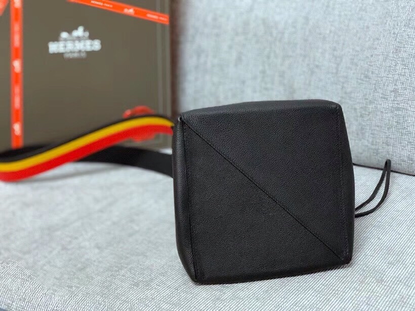 爱马仕［現貨］Hermes 2019 licol 新款水桶包