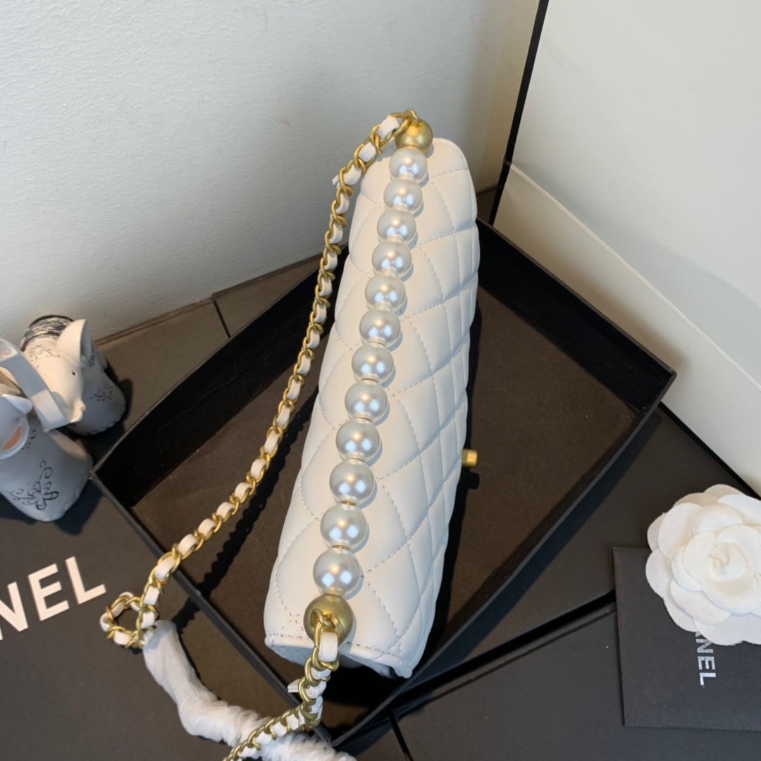 巴宝莉新款现货，独家实拍！Chane•l小香2019 早春新款，珍珠口盖包
