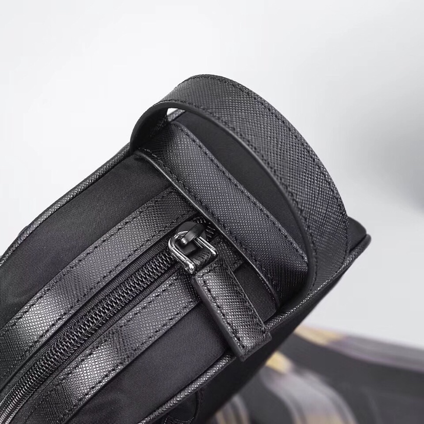 NE819k 宽22.5x高13x厚8.5cm?普拉达 最新款手包▶️高端奢华 原板进口防水布料 配 十字纹头层牛皮