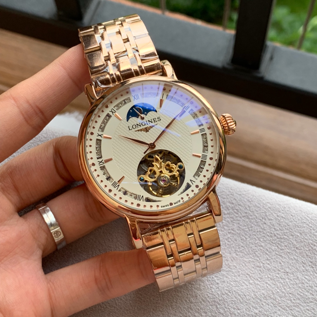 多功能新品??热卖新款?️?️低调绅士??时尚百搭?? 浪情?精品推荐?六字位大飞轮? 精品男士腕表
