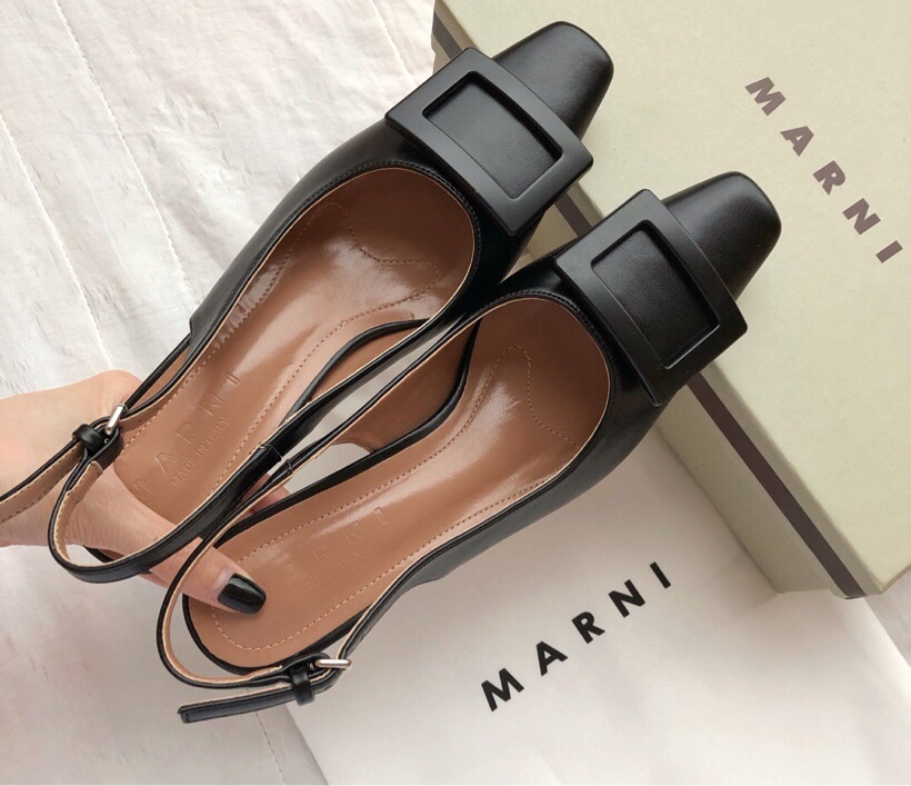 lv  【Marni•玛尼】方扣中跟后空单鞋