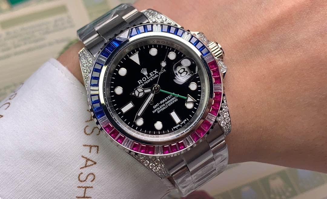 劳力士 ROLEX GMT-Master II 格林尼治系列  全自动机械•40mm•兰宝石玻璃（兰光放大镜）•三珠钢带•保险扣 超强夜光 有气质不代表有品味 你的选择可以证明一点
