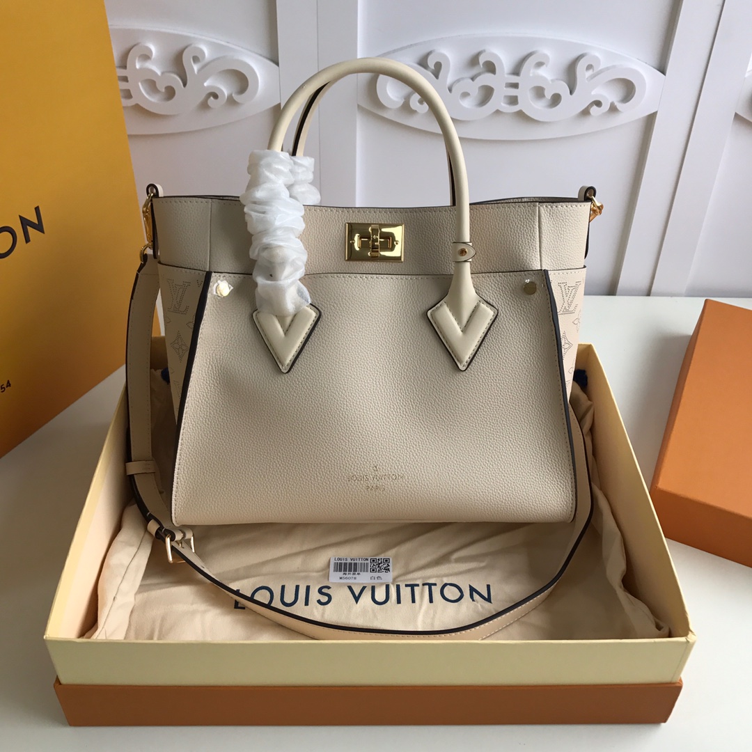 lv独家实拍?M56078白色On My Side 手袋
