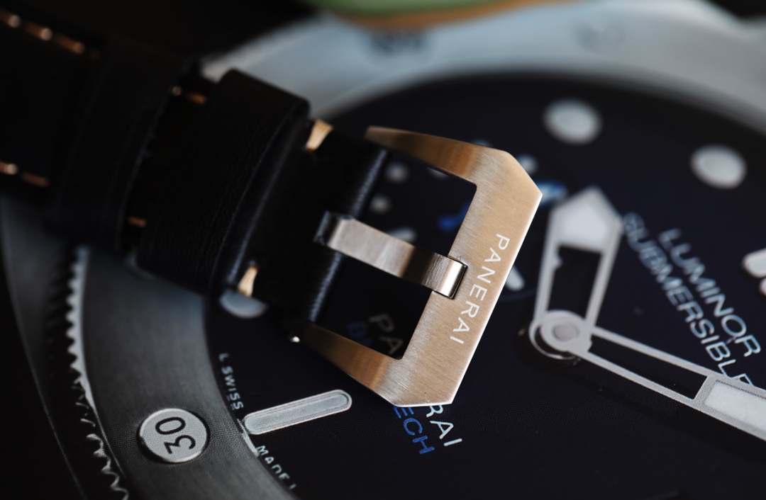 ?沛纳海 PANERAI 弧型镀膜玻璃 47mm*16mm 头层牛皮表带搭配原装针扣 全自动机械 一款来自硬汉的手表