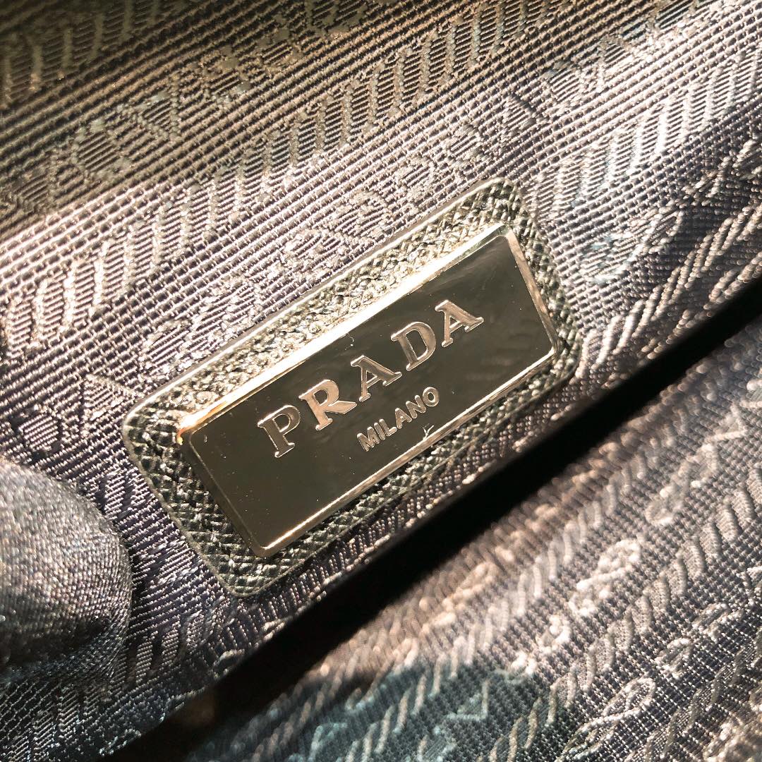普拉达?Prada Hobo 男士三合一2VH113顶级质量配盒子超级百搭好看 时髦潮人一定要买它！经典三角珐琅徽标 可调节肩带进口原厂降落伞布料 轻便实用 肩背 斜款