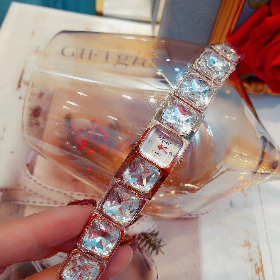 萧邦 全钢肖邦钻石时尚女表 满天星表面 白金电镀 做工精美 原装机 百搭系列尺寸33×11