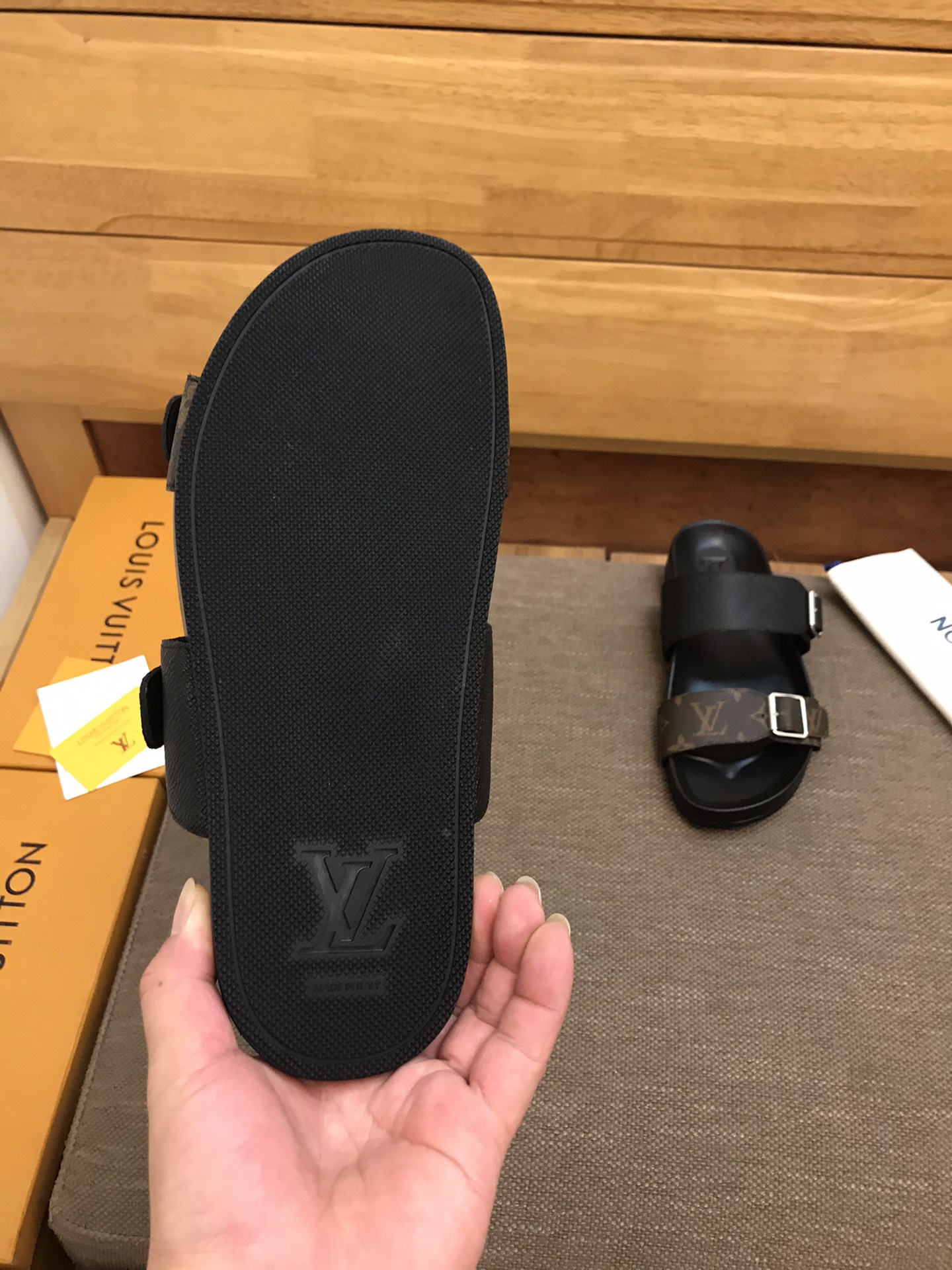 lvLoui Vuitto 顶级原单拖鞋