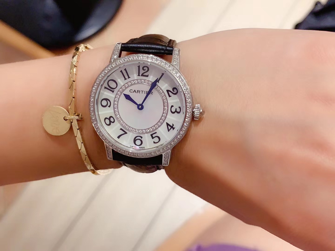 卡地亚(Cartier)最新推出的高级珠宝系列 约会腕表