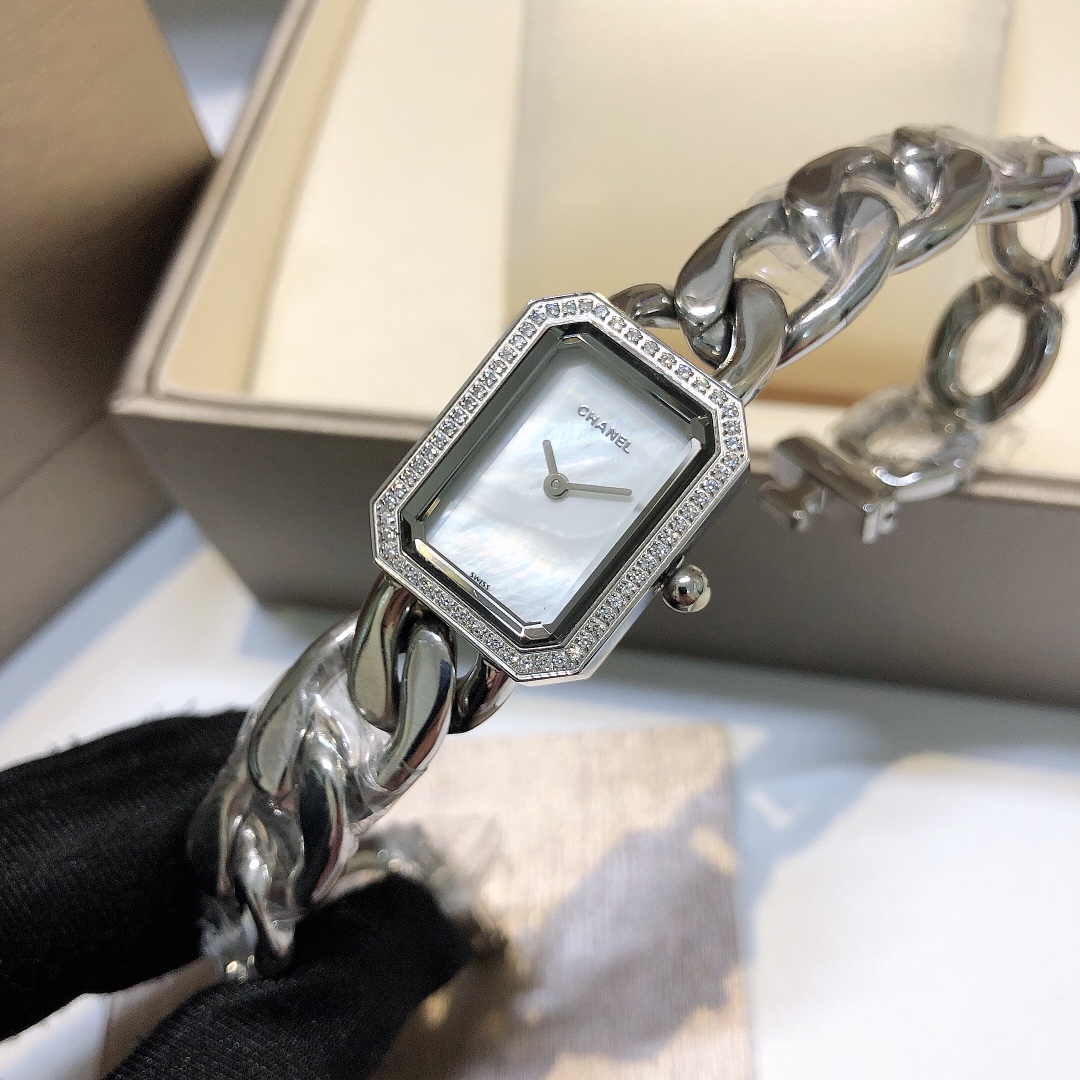 香奈儿-CHANEL手链手表 中古款手表 瑞士石英机芯
