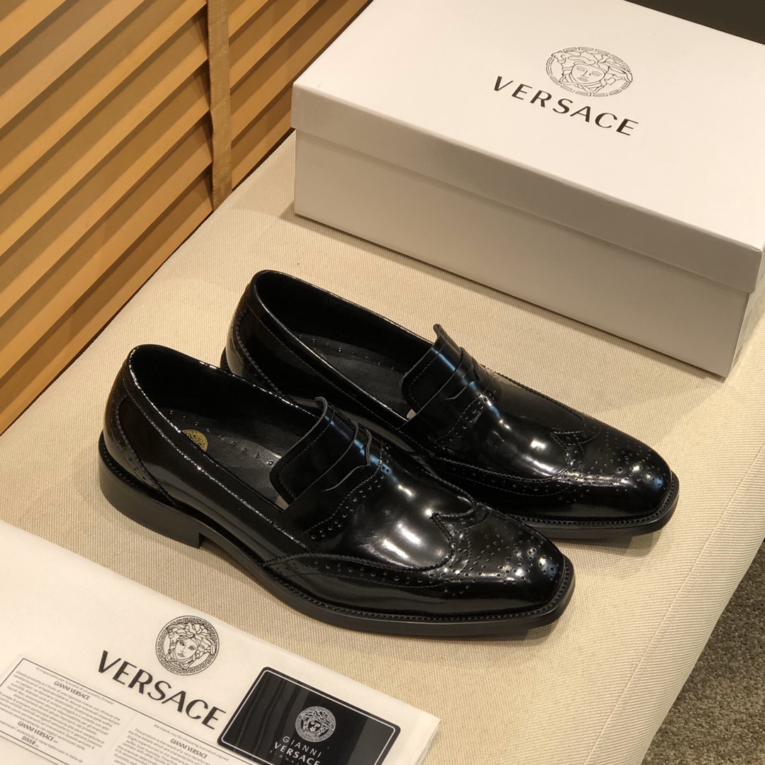 lv出厂价 范思哲Versace 来自意大利知名的奢侈品牌......VERSACE范思哲⚠️ 20年美杜莎西装鞋
