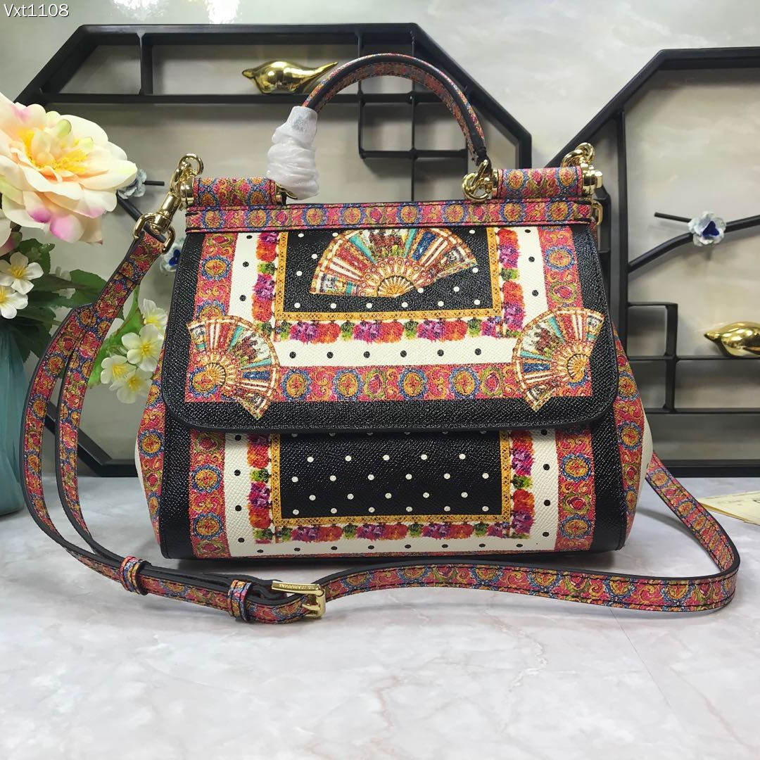杜嘉班纳 【Dolce Gabbana 杜嘉班纳】明星同款斜挎