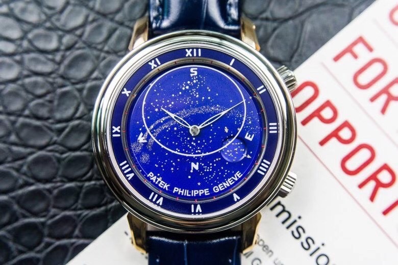 百达翡丽星空 5102天月款日内瓦苍穹系列你可想象把星空佩戴在腕上吗？这款星空腕表