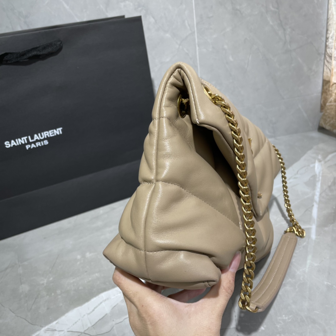 圣罗兰/ysl 新颜色_杏色搭配金扣LOULOU PUFFER 绗缝小羊皮包