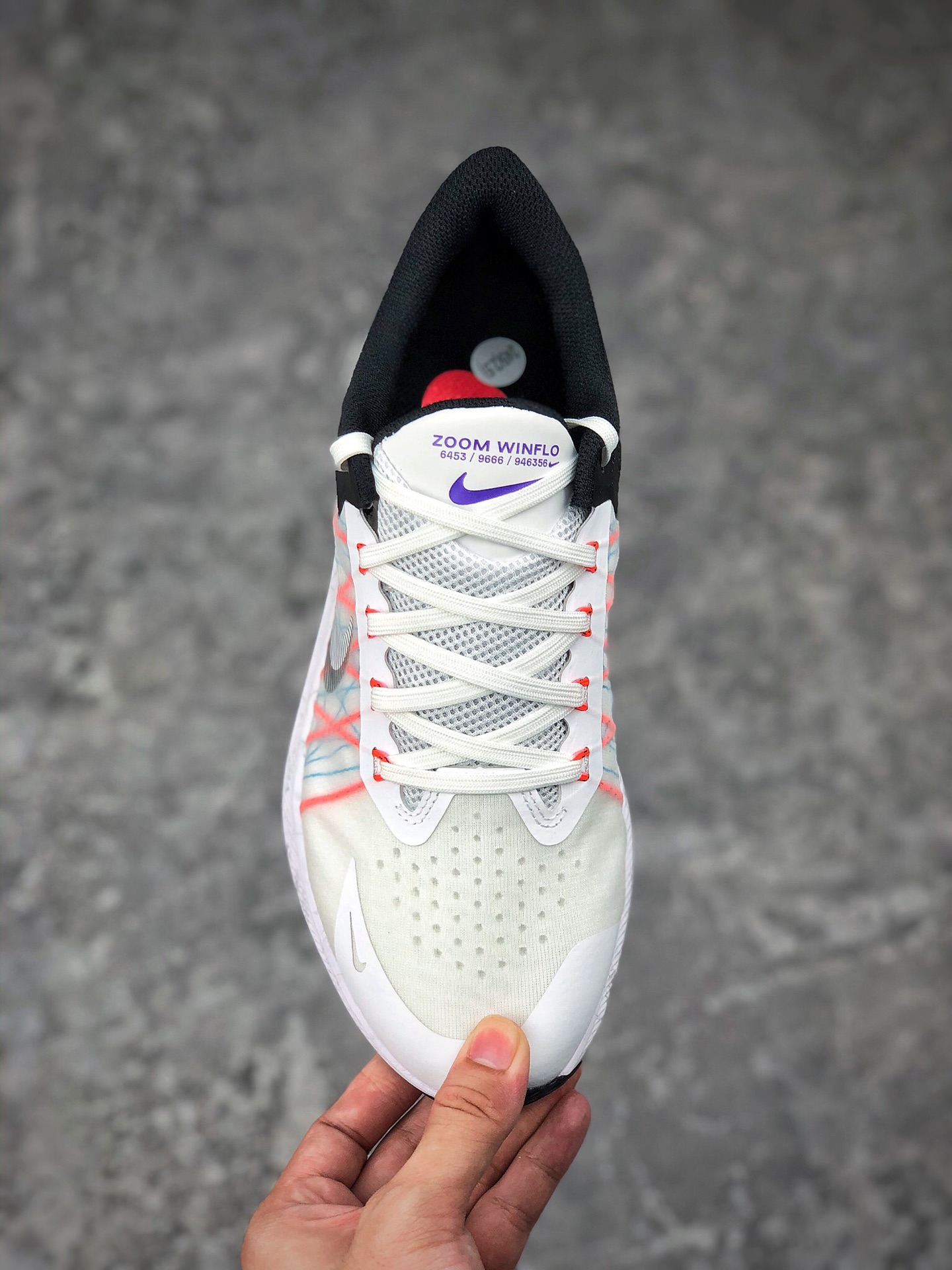 支持放店 nike air zoom winflo 8 白黑货号:cw3