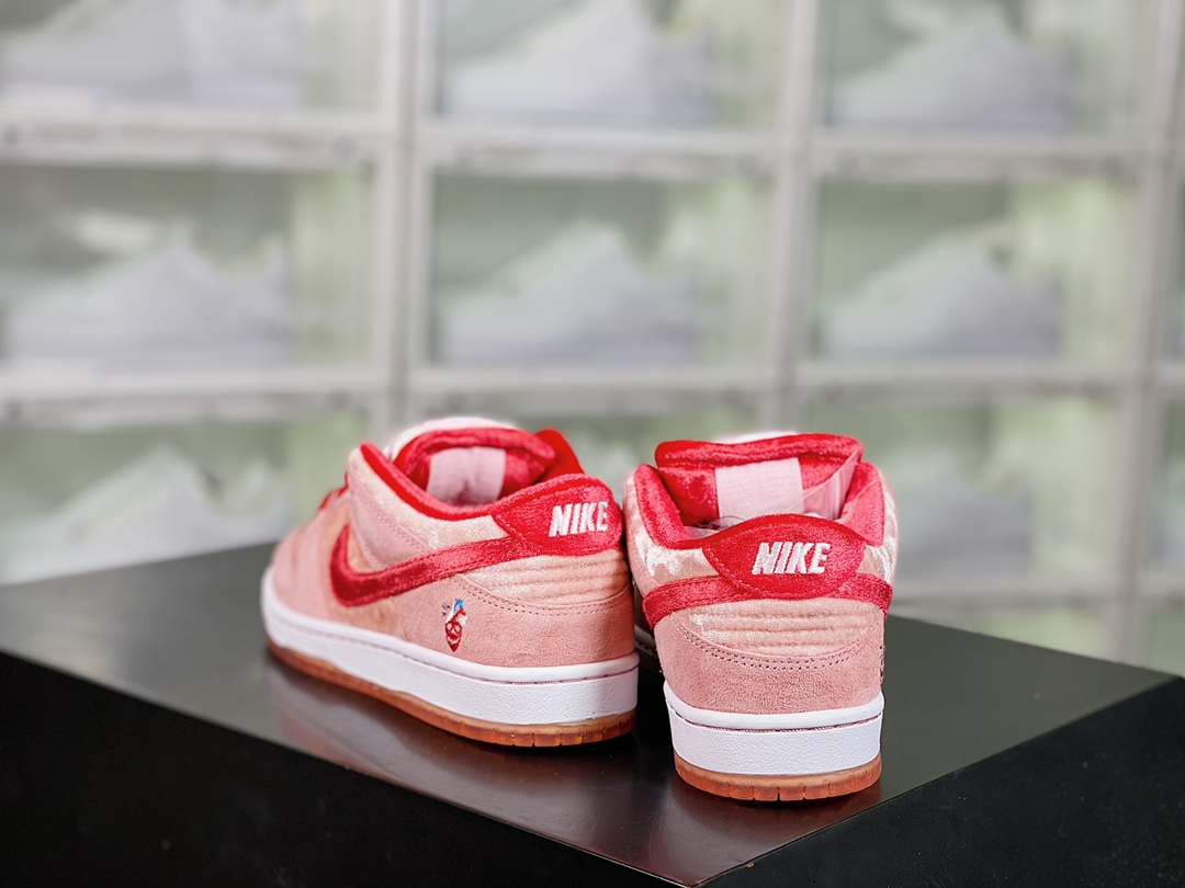 280 StrangeLove x Nike SB Dunk Low”Valentine's Day”扣篮CT2552-800