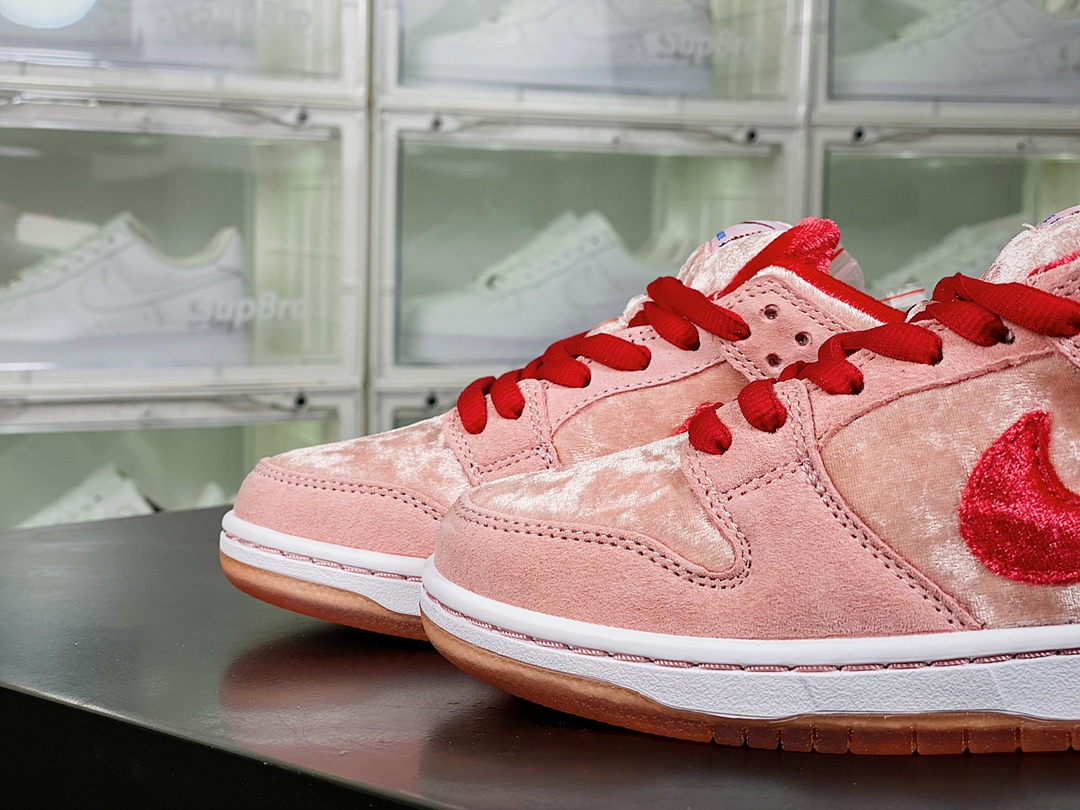 280 StrangeLove x Nike SB Dunk Low”Valentine's Day”扣篮CT2552-800