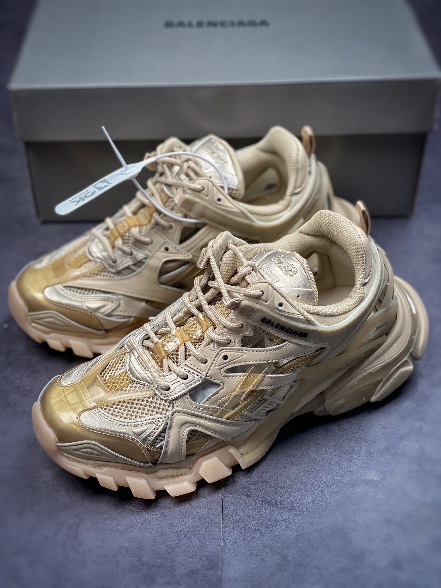 Balenciaga/Balenciaga Balenciaga 4.0 Daddy Shoes Khaki Balenciaga Track 4.0 Balenciaga 4th Generation Daddy Shoes 568614W3GN50102