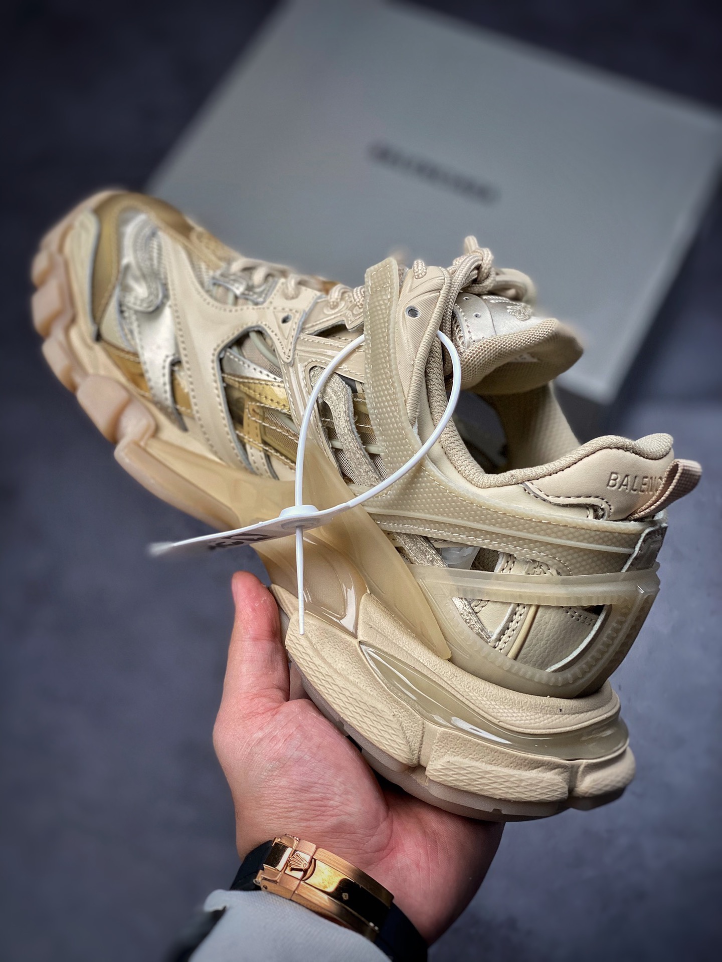 Balenciaga/Balenciaga Balenciaga 4.0 Daddy Shoes Khaki Balenciaga Track 4.0 Balenciaga 4th Generation Daddy Shoes 568614W3GN50102