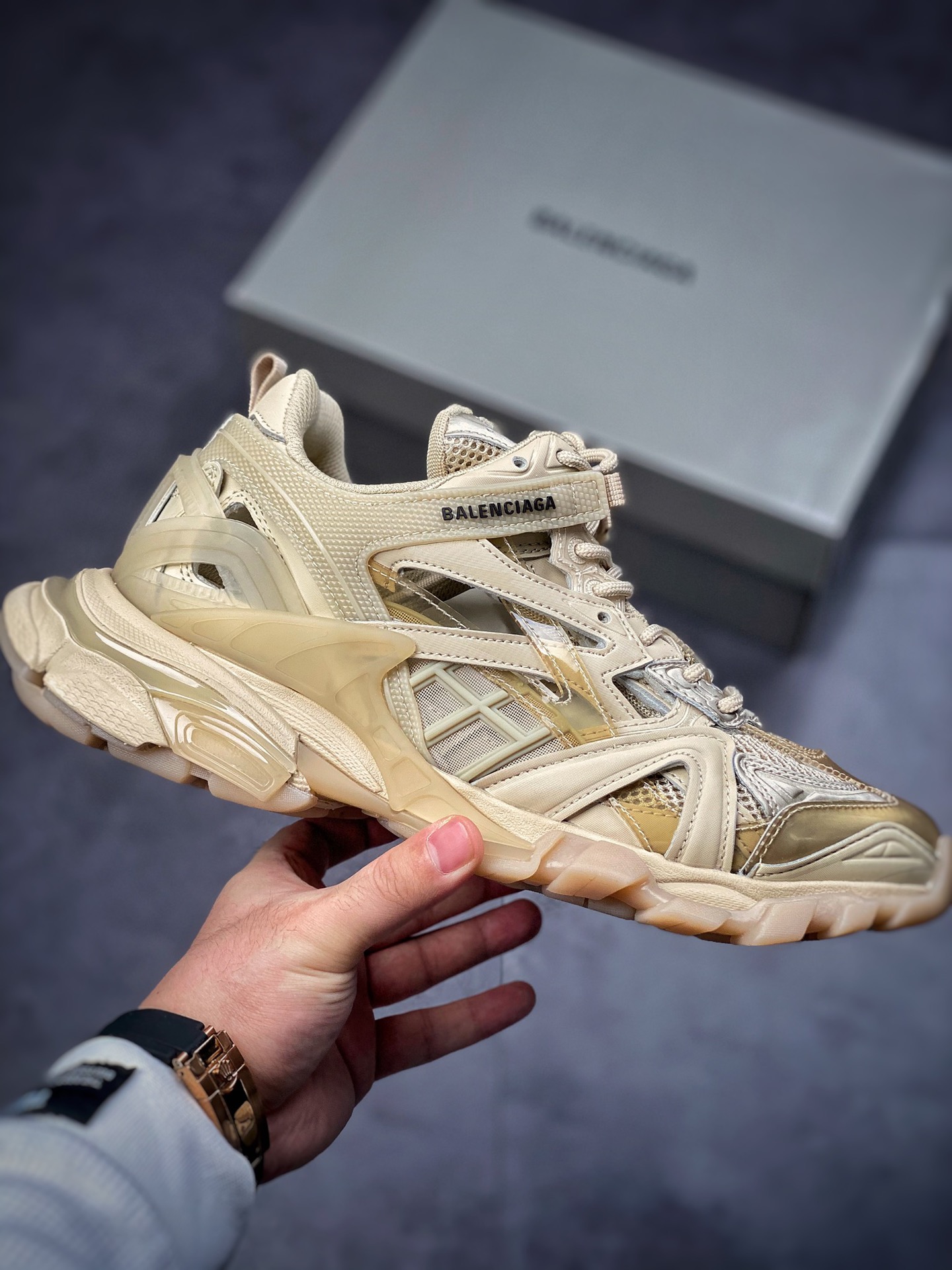 Balenciaga/Balenciaga Balenciaga 4.0 Daddy Shoes Khaki Balenciaga Track 4.0 Balenciaga 4th Generation Daddy Shoes 568614W3GN50102