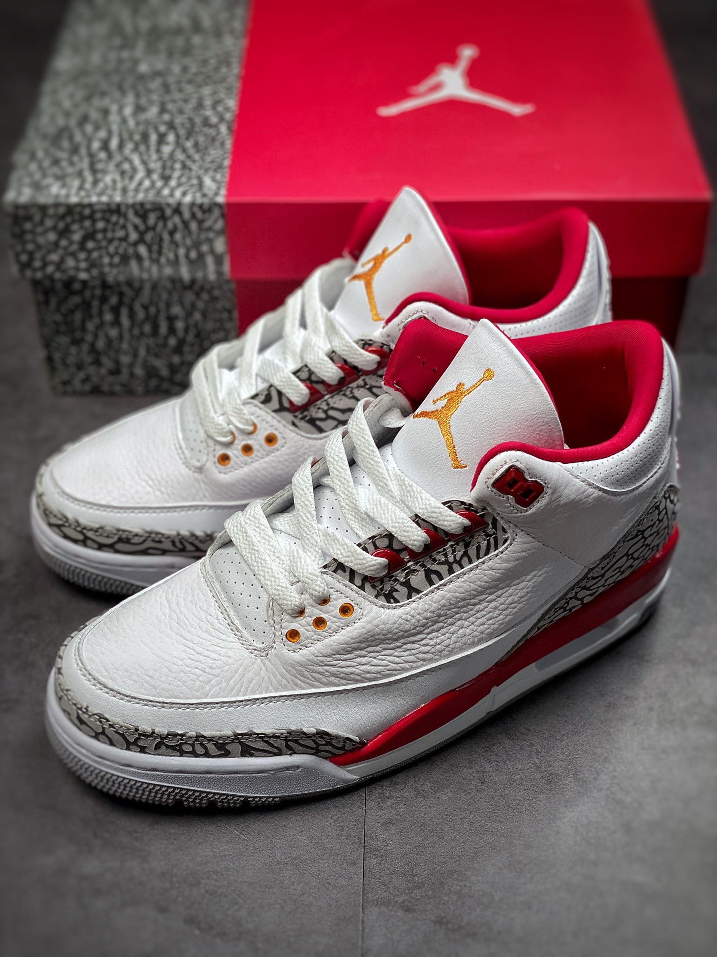 400  Air Jordan 3 Retro ”Cardinal Red” 白酒红 CT8532-126