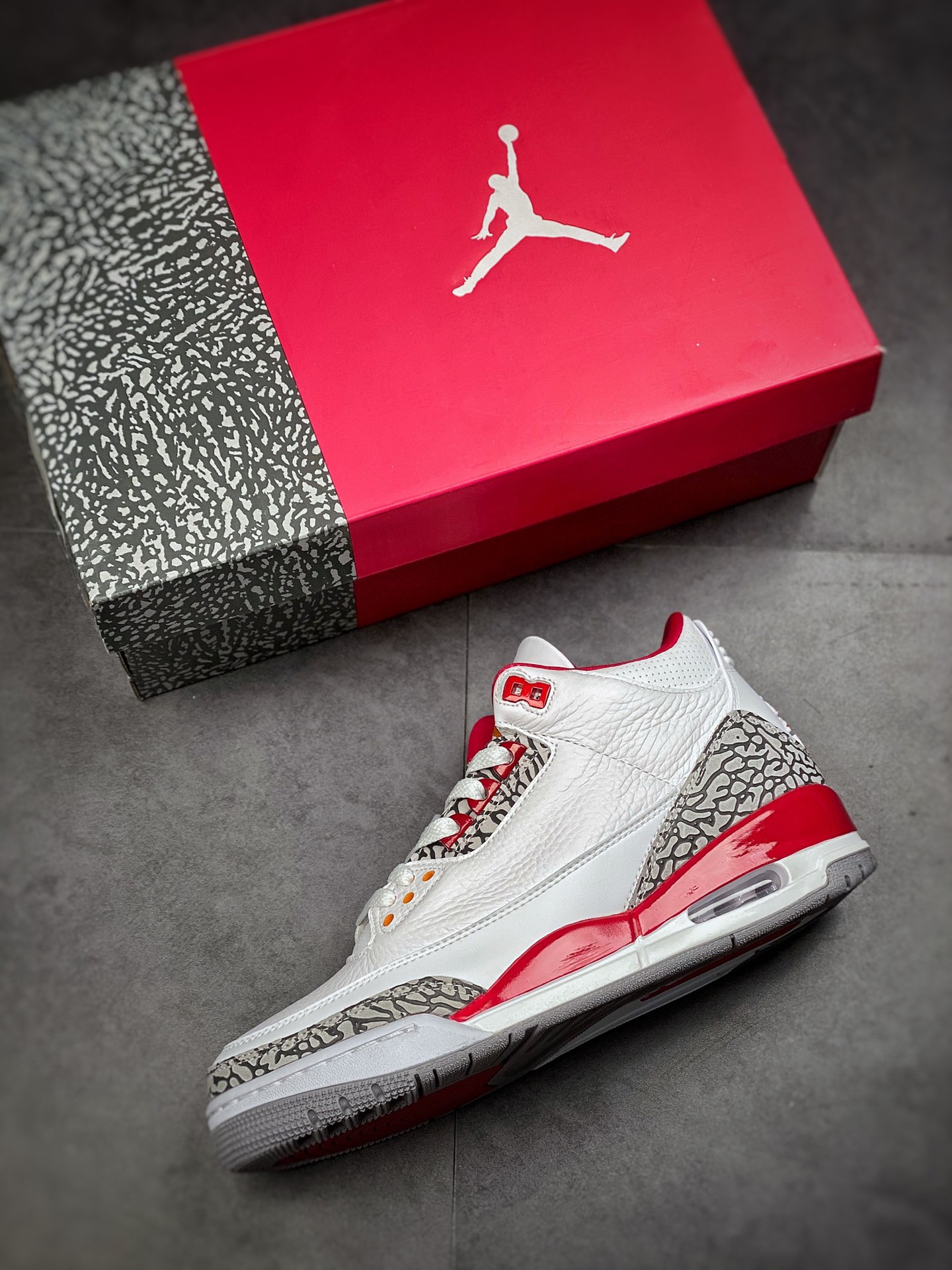 400  Air Jordan 3 Retro ”Cardinal Red” 白酒红 CT8532-126