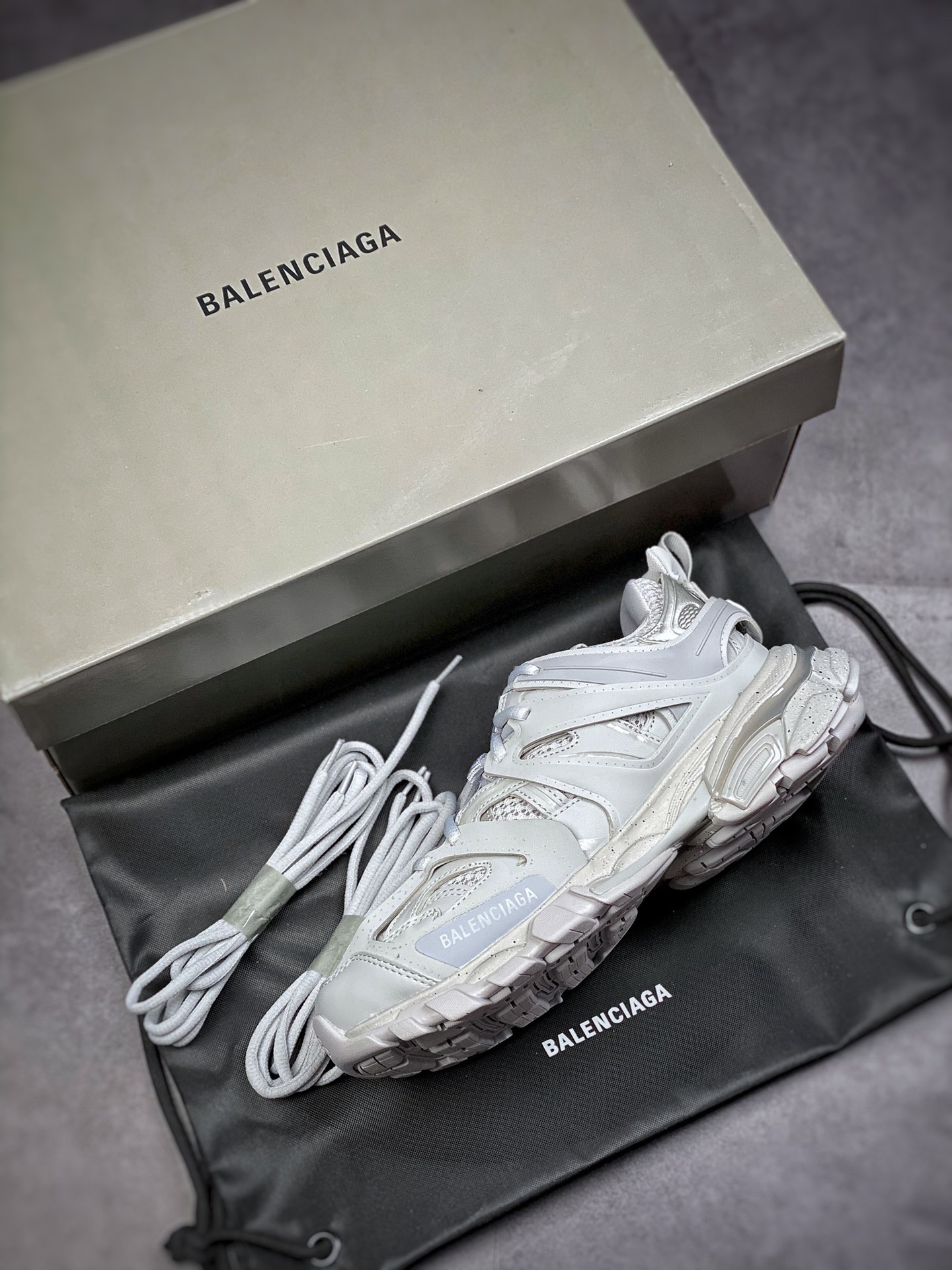 High luxury brand - Balenciaga BALENCIAGA Track Trainers 3.0 generation retro wild running grandma trend all-match jogging shoes 242436 W6LB3 3250