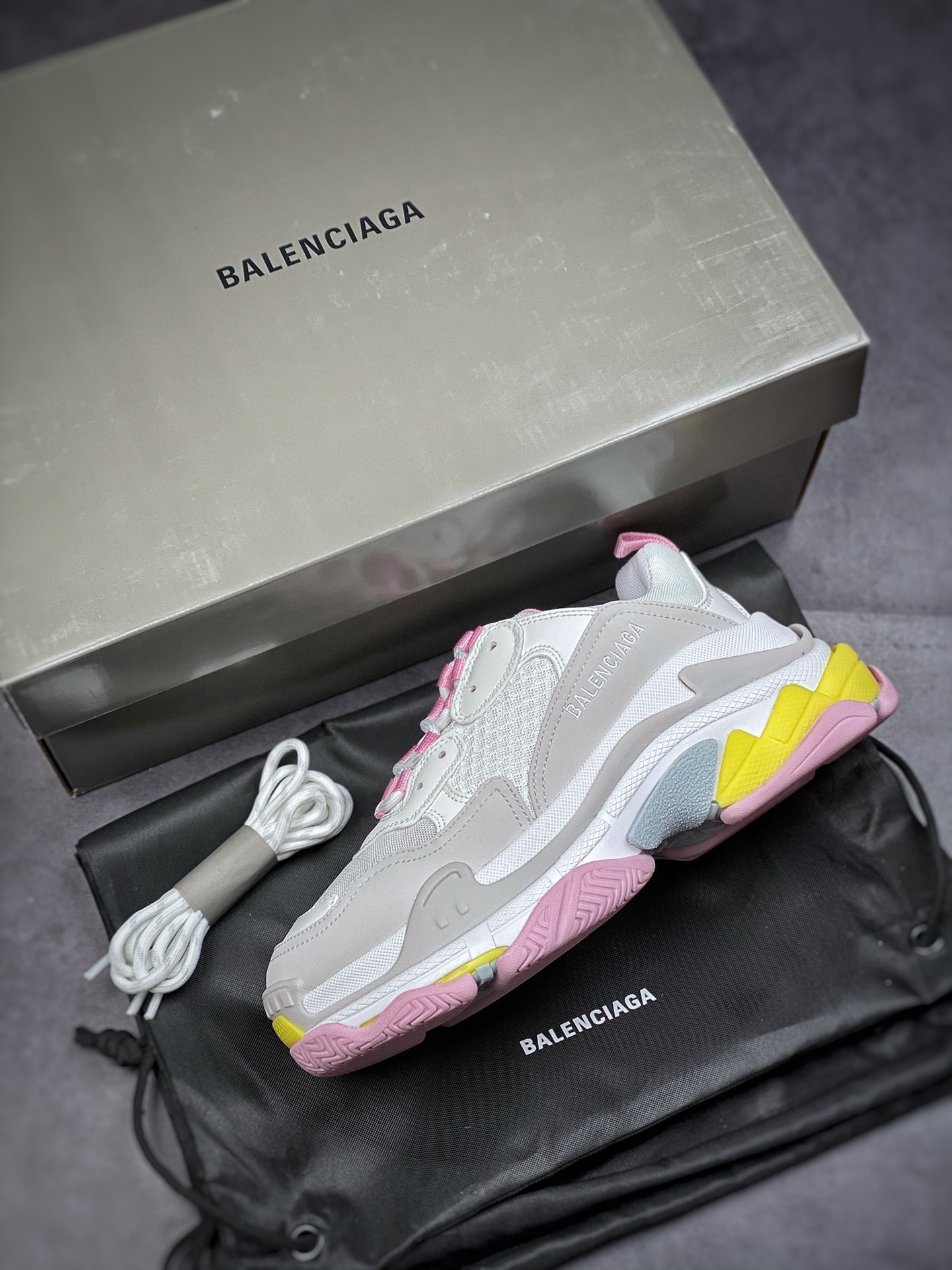 BALENCIAGA Triple S Balenciaga generation light gray pink yellow do old thick bottom daddy shoes 524039 W2FW4 7541