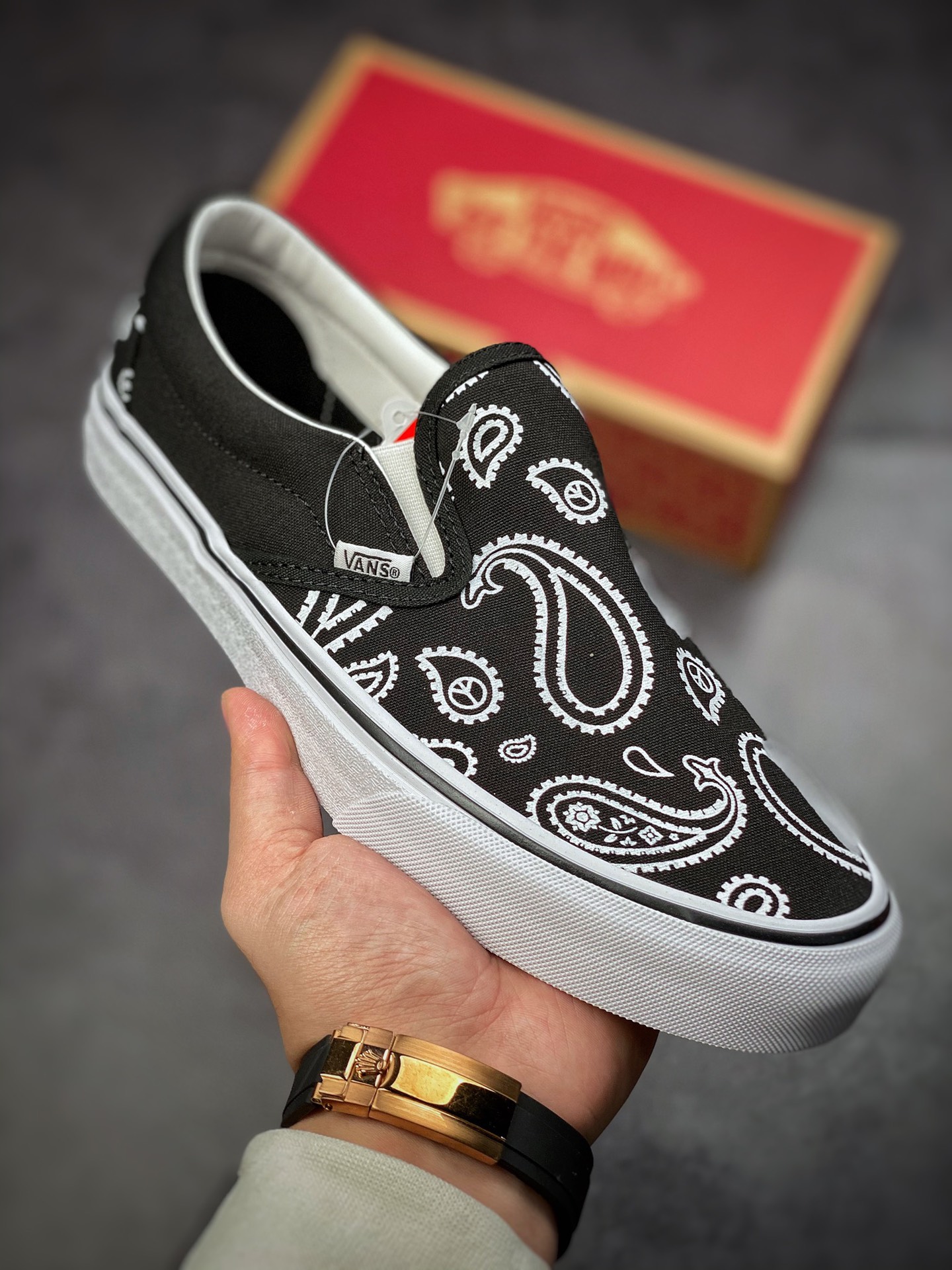 Vans Slip-On 50th Anniversary Cashew Flower Graffiti Slip-on Slip-on Shoes Korean Canvas Breathable Shoes VN0A5JMAB0E