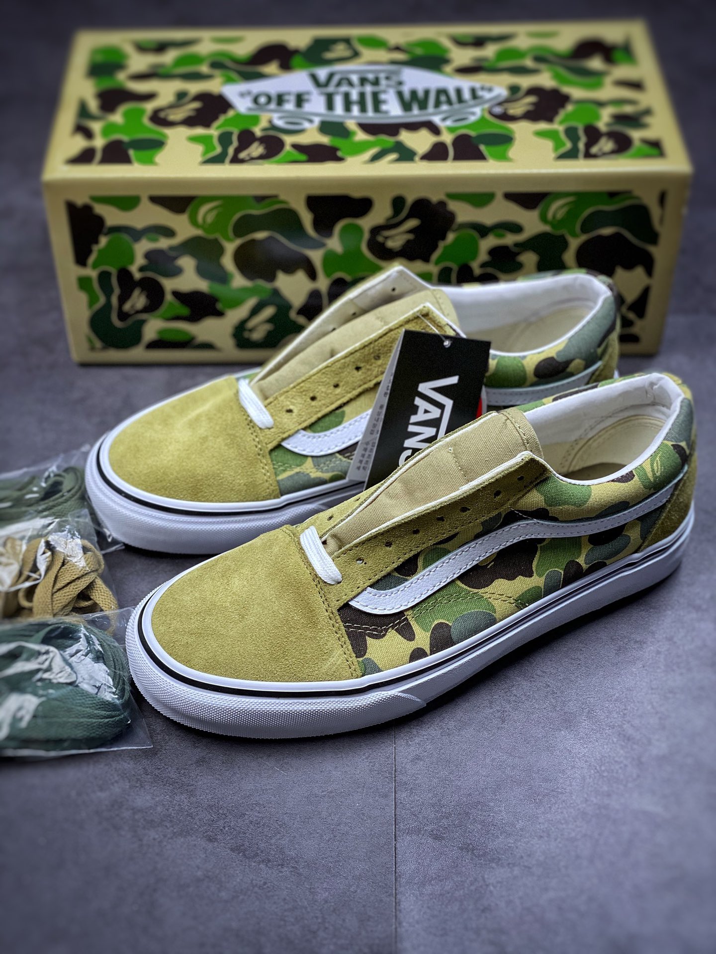 160  Bape x Vans Old Skool 猿人头联名款迷彩低帮帆布板鞋 VN0A54F37BE