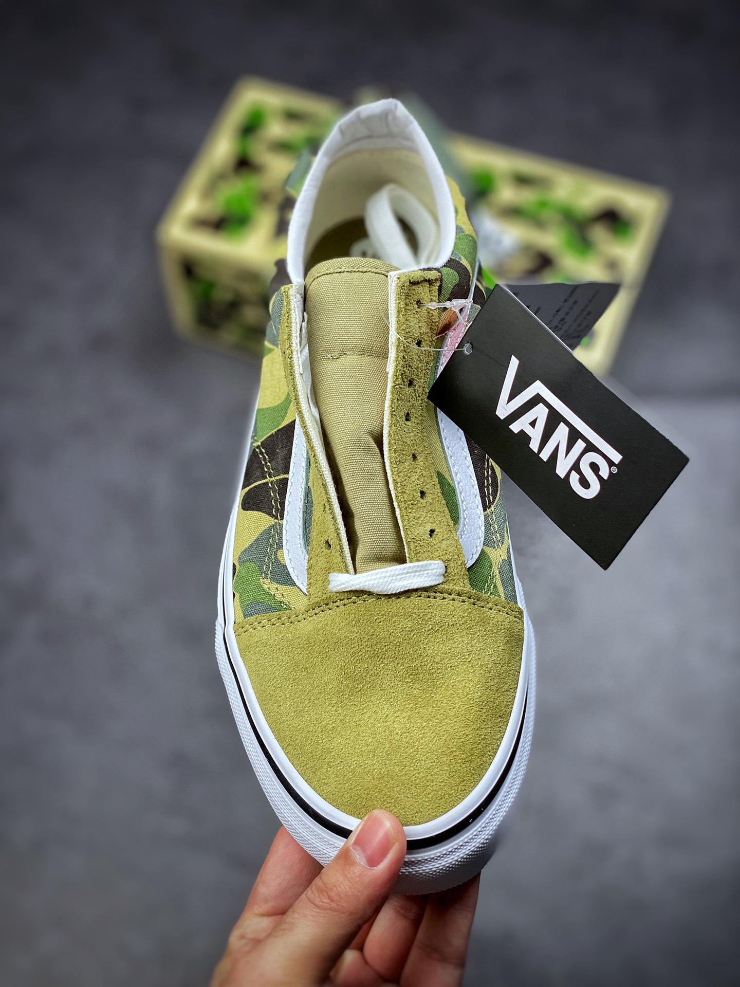 160  Bape x Vans Old Skool 猿人头联名款迷彩低帮帆布板鞋 VN0A54F37BE