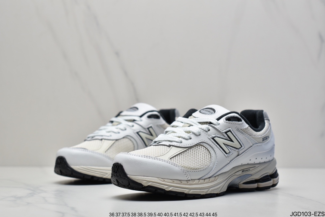 180 New Balance 复古休闲跑步鞋 ML2002RQ 该鞋款延续了经典科技