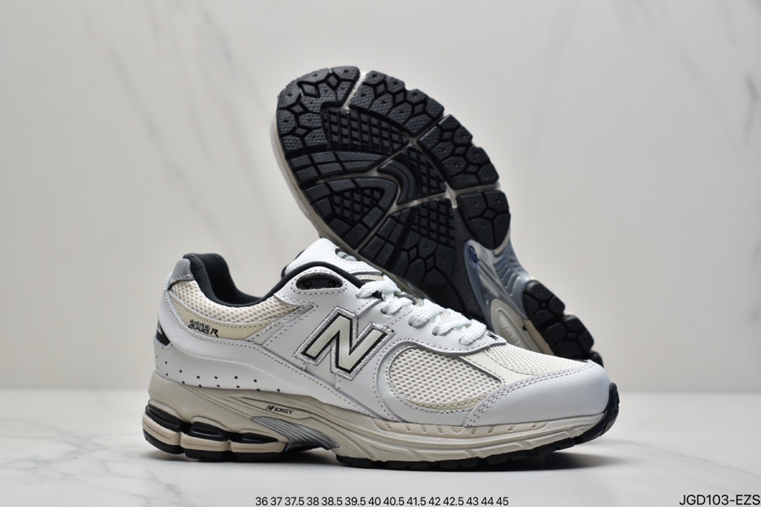 180 New Balance 复古休闲跑步鞋 ML2002RQ 该鞋款延续了经典科技