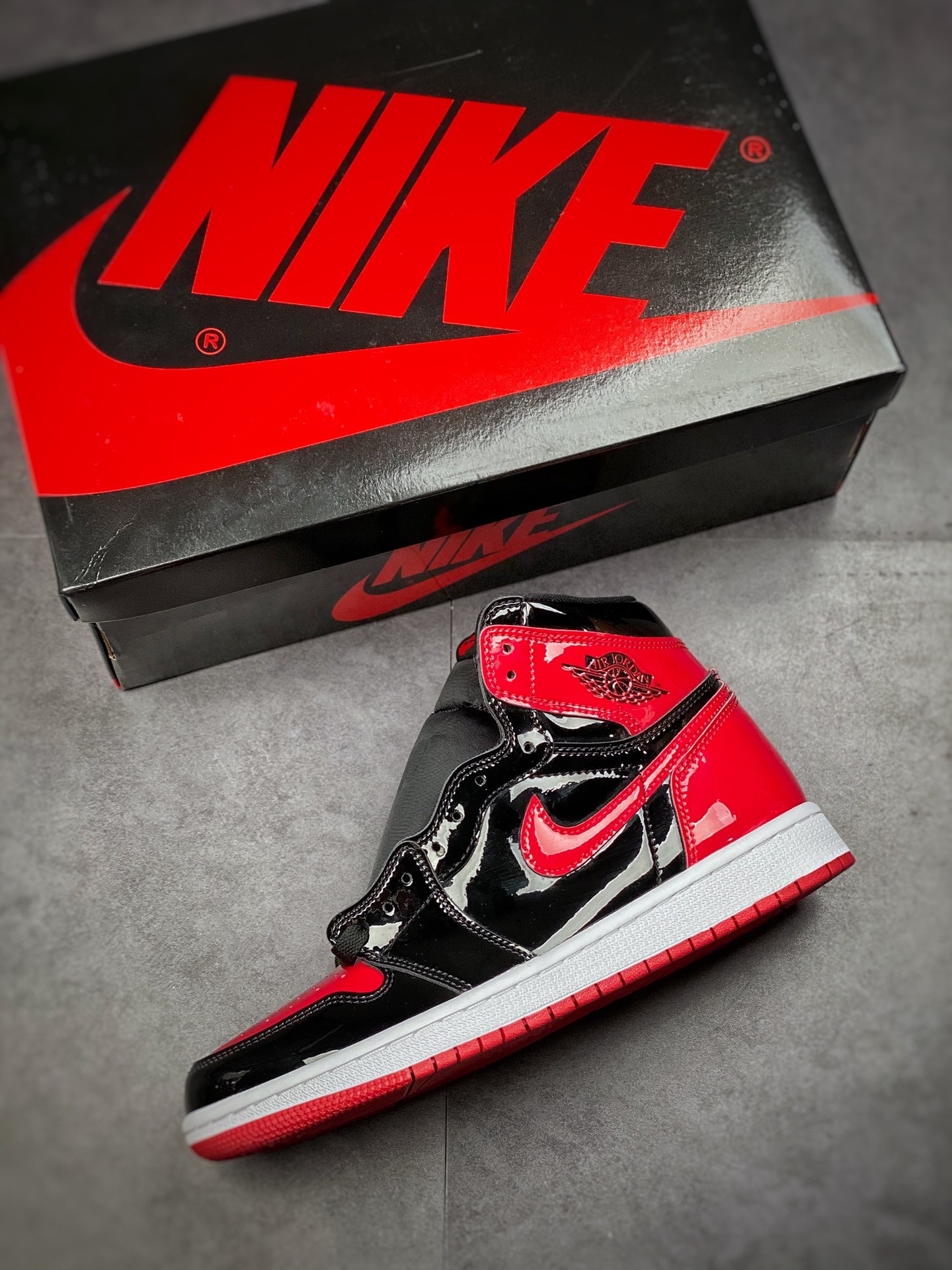 #cost-effective version of Air Jordan 1 Retro High OG AJ1 Joe 1 patent leather black and red forbidden to wear 555088-063