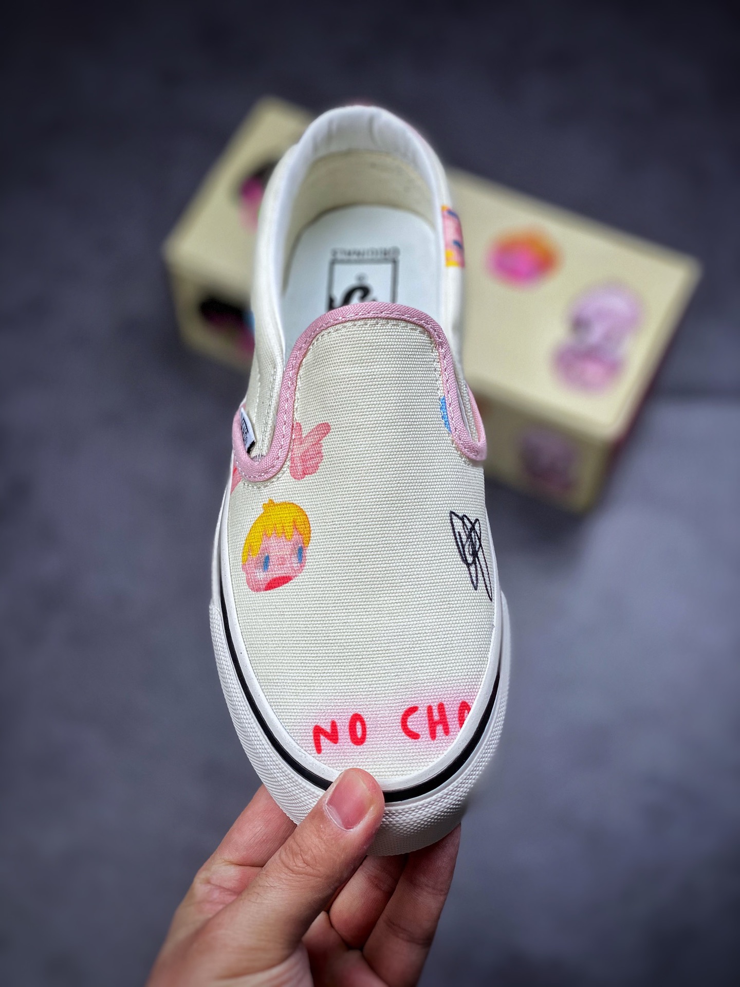 150 万斯大眼仔艺术家联名 Javier Calleja X Vans OG Authentic LX 一脚蹬懒人鞋 VN0A3JEXPU1