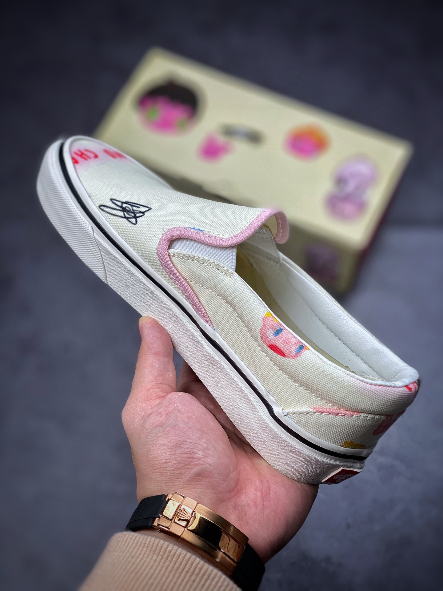 150 万斯大眼仔艺术家联名 Javier Calleja X Vans OG Authentic LX 一脚蹬懒人鞋 VN0A3JEXPU1