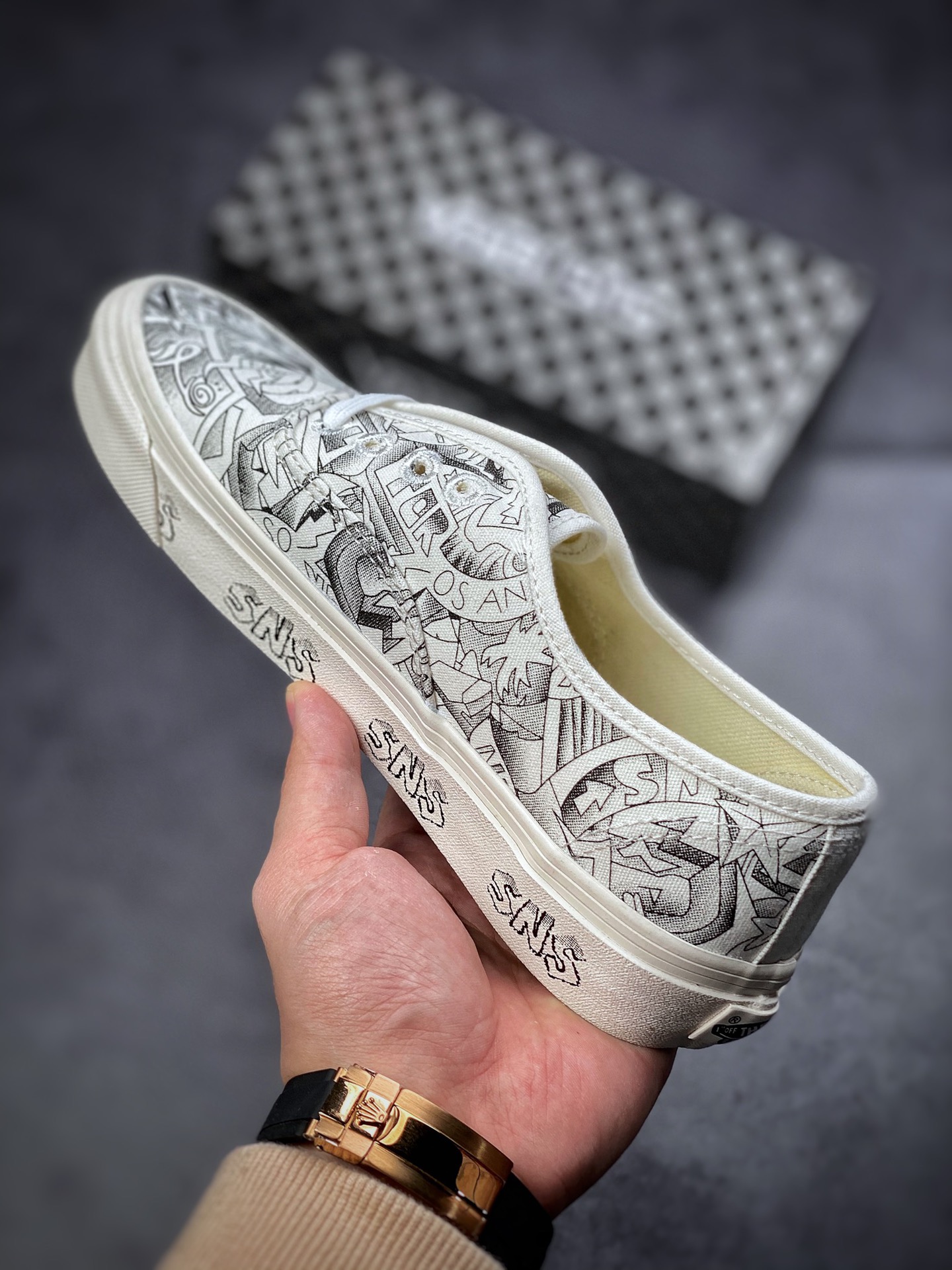 160 Vans Vault x SNS 联名黑白插图海滩印花复古帆布板鞋VN0A4BV9676