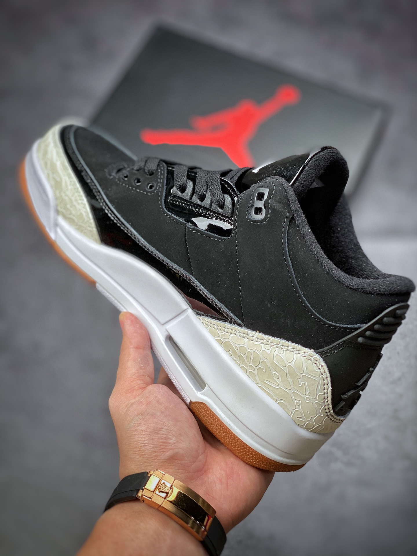 240  Air Jordan 3 Retro “Black White Gum” 乔3熊猫爆裂纹 441140-002