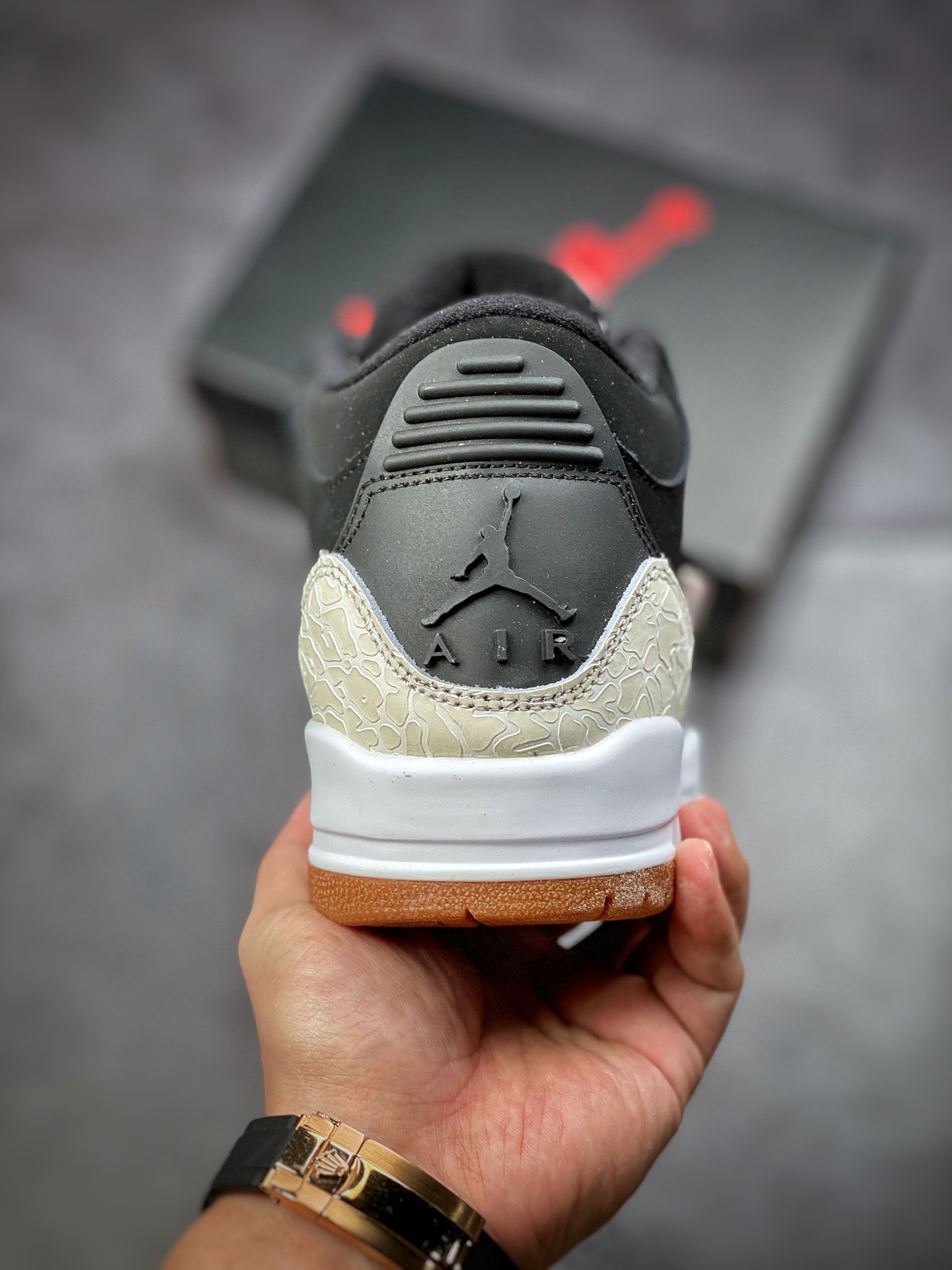 240  Air Jordan 3 Retro “Black White Gum” 乔3熊猫爆裂纹 441140-002