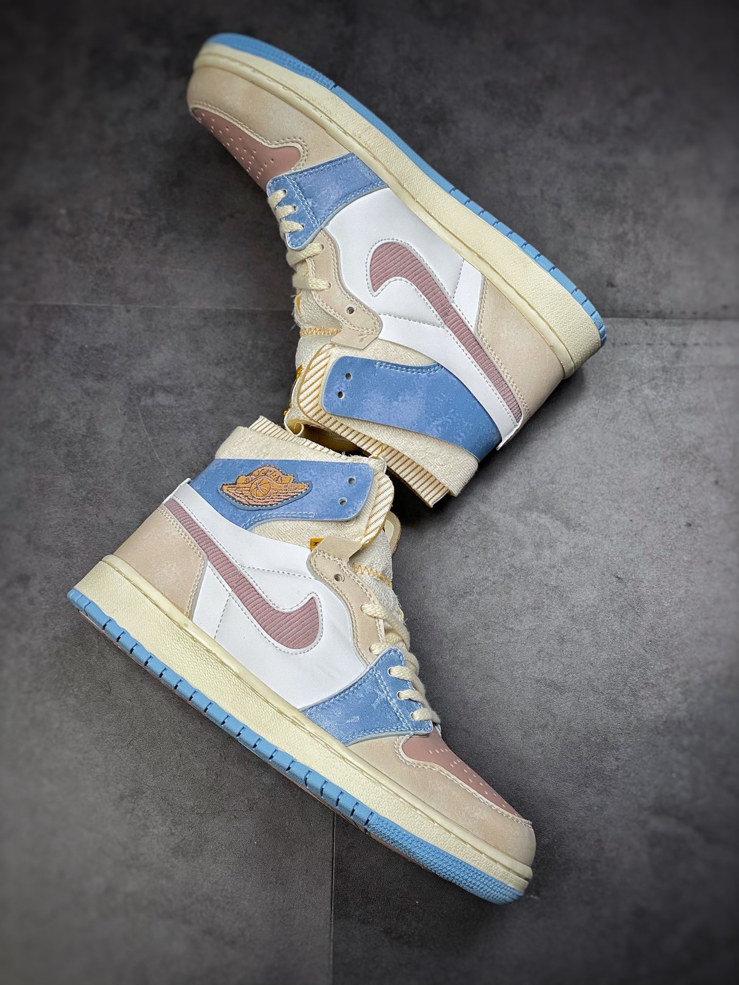 240  Nike Wmns Air Jordan 1 Zoom CMFT”Celestine Blue” AJ1乔丹一代中帮经典复古文化休闲运动篮球鞋DQ5091-041