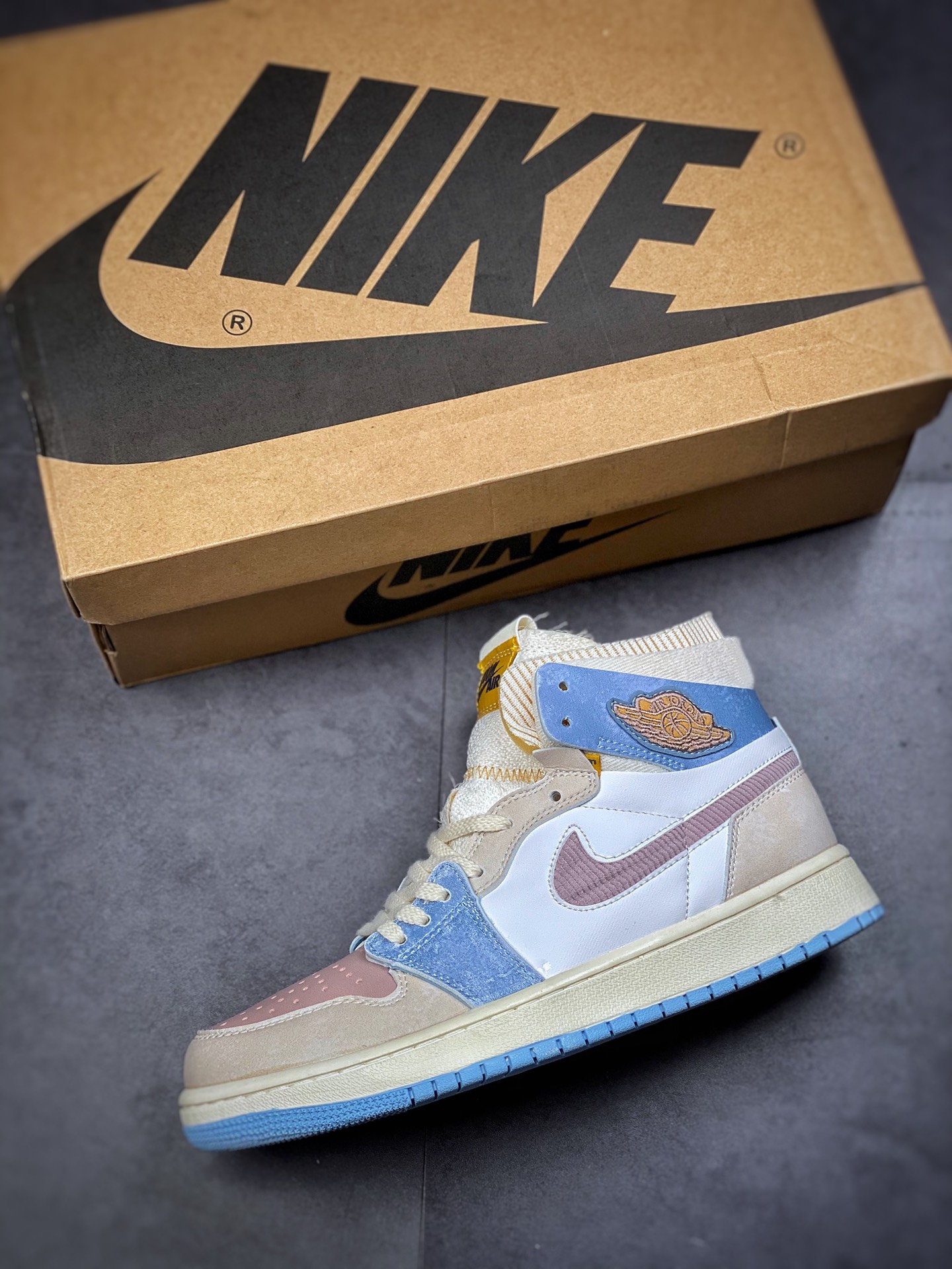 240  Nike Wmns Air Jordan 1 Zoom CMFT”Celestine Blue” AJ1乔丹一代中帮经典复古文化休闲运动篮球鞋DQ5091-041