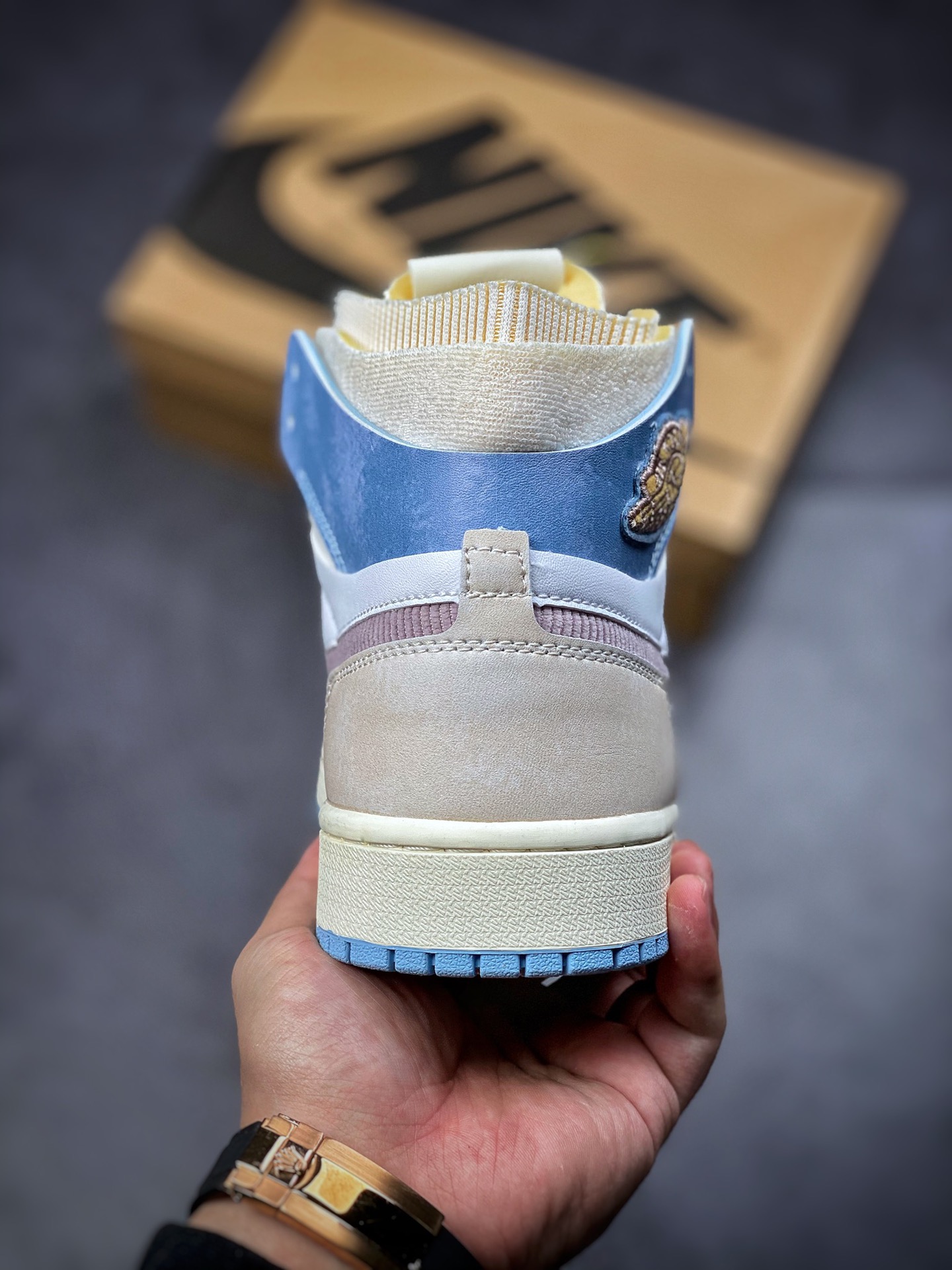 240  Nike Wmns Air Jordan 1 Zoom CMFT”Celestine Blue” AJ1乔丹一代中帮经典复古文化休闲运动篮球鞋DQ5091-041