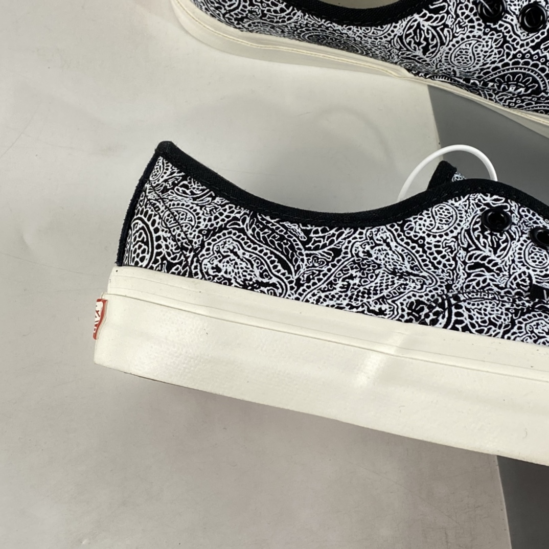 P150  Vans Authentic 范斯官方腰果花低帮休闲板鞋 VN0A54F29GK