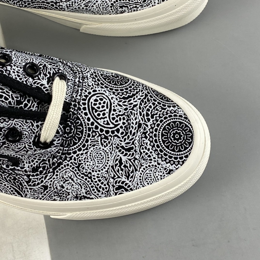 P150  Vans Authentic 范斯官方腰果花低帮休闲板鞋 VN0A54F29GK