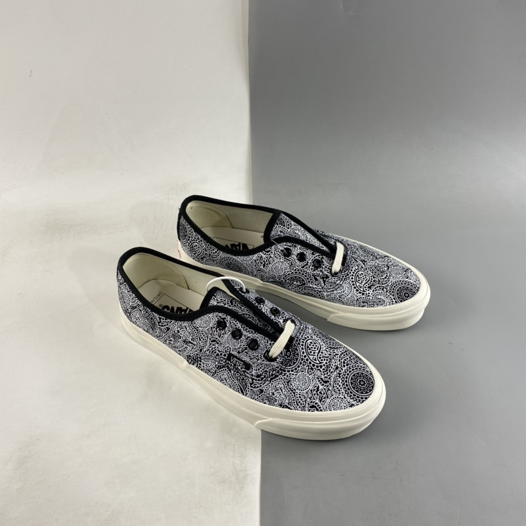 P150  Vans Authentic 范斯官方腰果花低帮休闲板鞋 VN0A54F29GK