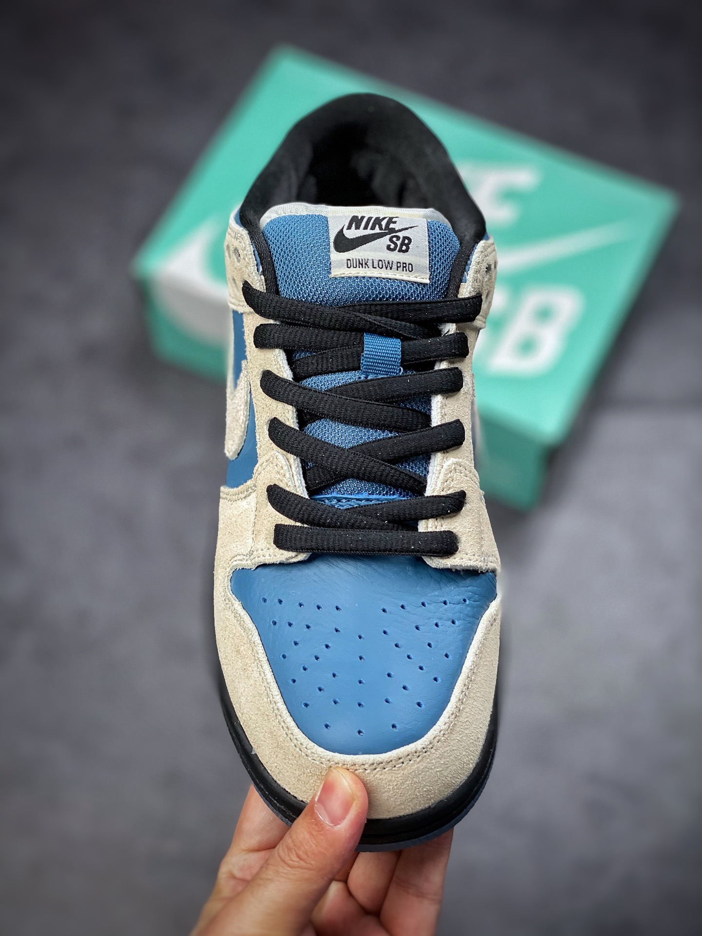 260  Nike SB Dunk Low Pro 灰蓝 经典配色滑板板鞋 BQ6817-200